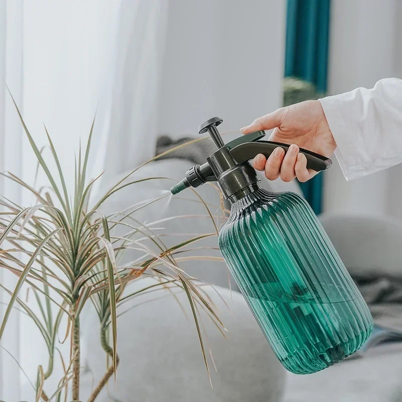 2L Pressurized Spray Bottle - Image 4