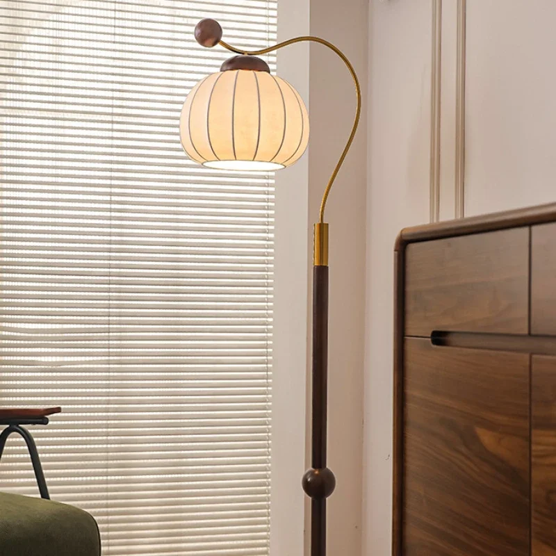 French Retro Floor Lamp - Image 3